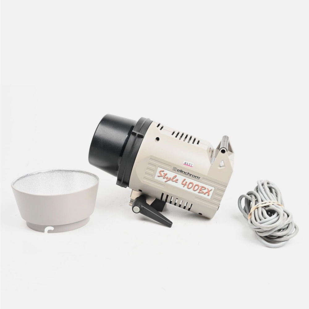 Elinchrom 400bx studio light